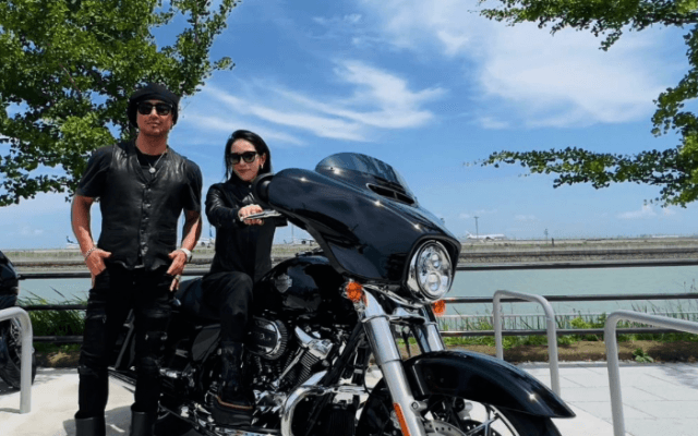 「二人ともカッコ良すぎ😍」魔裟斗、妻💖矢沢心とツーリングに大反響❣️