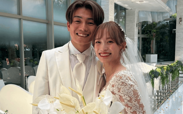 ⚽️上田綺世、妻💖由布菜月と「結婚式を挙げることができました！」　