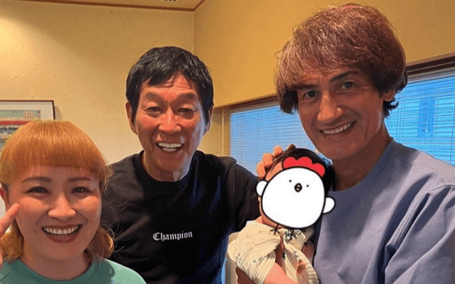 「手に持った金封が気になります😁」明石家さんま、丸山桂里奈の愛娘👶と念願の4S⁉️