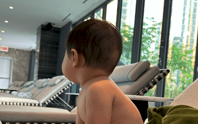 「誠也パパそっくり😵」畠山愛理、ムチムチ💖息子の可愛すぎる横顔を公開❣️