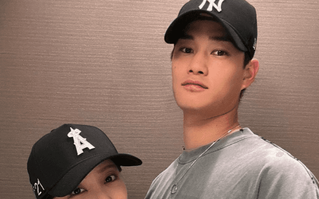 「デッドボールでヤクルトは大荒れ💦」「ともちん癒される❤️」板野友美、クールな夫婦ショット💖反響