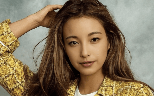 「なにこれ💦」「本人❓😱」ネット😳ざわめき⁉️木下優樹菜、〇〇ブック📚大反響