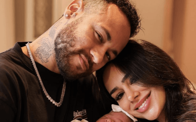 ⚽️ネイマールの恋人❤️ブルーナさんが女児👶出産❣️SNSで喜び綴る