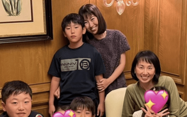 「あれれ😳⁉️石田さんは⁉️」東尾理子、長男🎂理汰郎くん誕生日❤️家族ショット反響