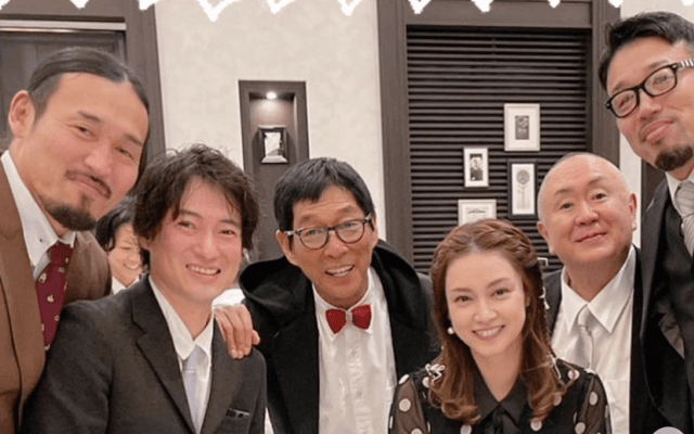 明石屋さんま、挙式で〇〇⁉️あっぱれ内山くん❤️３年越し披露宴💒で祝福の輪✨広がる