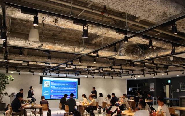 横浜DeNAベイスターズ × 福岡ソフトバンクホークス 両チームが語るそれぞれの強みと”ユニフォーム配布イベント”誕生秘話～横浜スポーツビジネススクール〜