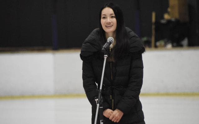 昨年は羽生結弦、今年は荒川静香…地方競技会に2年連続で五輪金メダリストが駆けつける聖地・仙台に差した“希望の光”