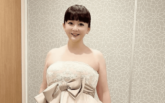 「ふっくら😍ともちゃん可愛い❣️」華原朋美✨ドレスで全身ショット披露し、反響