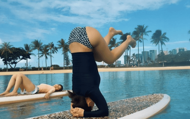 「お尻がエロい」カーリング吉田の衝撃⁉︎ヨガポーズに「セクシー」「旦那様が羨ましい」の声