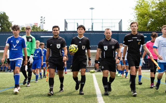 RAJが若手サッカー審判を海外へ派遣　日本代表として笛を吹く