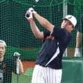 村上宗隆、フリー打撃でさっそく柵越え　“センター大谷”へ強烈ライナーも…合流初日