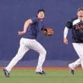 【WBC】大谷翔平、鈴木誠也とともに華麗な背走キャッチ披露し談笑　２日初実戦で伝説再現期待