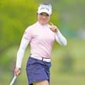 佐久間朱莉　１０バーディーで首位浮上　昨季女王がさらなる進化！自己ベスト１打更新「フィーリングよくプレーできた」