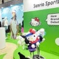 ハローキティを展開しているサンリオグループのサンリオエンタープライズがスポーツ用品事業に参入。ジャパンゴルフフェアで「サンリオスポーツ」を初披露