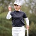 昨季年間女王の佐久間朱莉が開幕戦Ｖ王手　永井花奈が４差２位　３連覇挑む岩井千怜は11位浮上