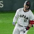 鈴木誠也、渾身ガッツポーズの“追撃”2ランにドーム熱狂…「かっこよすぎる！！」　前回大会は無念の欠場【WBC】