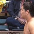 「俳優さんみたい」「スタイルもいい」ざんばら髪の幕下力士に熱視線 土俵際の劇的勝利に館内騒然