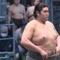 「まわしの位置が上すぎる」“超”長身力士、ただならぬ存在感に驚き「足も手もながい」「これは規格外」