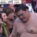 「ブチギレてるやん」「凄い顔しとる」横綱・大の里、よもやの連敗 カメラが捉えた二所ノ関親方“鬼の形相”にファン恐々