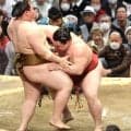 隆の勝、８場所ぶりの連勝発進「自信を持って相撲を取れている」