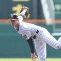 阪神・ルーカスが堂々の甲子園デビュー！３回無失点、最速１５３キロ　ネビンのバット折る　“侍斬り”に続く快投