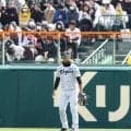 阪神　西純矢が野手として“甲子園デビュー”　場内アナウンスに大歓声　昨オフから野手転向