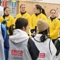 【カーリング】五輪金メダル女子スウェーデン代表が来日　若きカーラーを指導…熱いエール送る