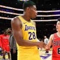 八村塁と河村勇輝が“NBA日本人対決”後にユニフォーム交換…名門の一員としてマッチアップする場面も