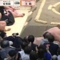 危ない！安青錦、3敗目の裏でまさかのハプニング　土俵下に転落で「カメラマン被弾」中継が捉えた危機一髪の一幕