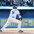 【ヤクルト】川端慎吾、引退試合第２打席二ゴロ「悲しみなんて笑い飛ばせ」に合わせて「慎吾！」