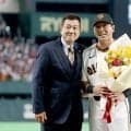 引退の長野久義　原前監督がサプライズで花束贈呈　４万人超集まった東京ドームに恩師も驚き「改めて長野久義の偉大さを認識。すげぇな、と」