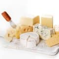 妊婦さんがチーズNGな理由｜避けるべきチーズと食べてもいいチーズの種類を解説
