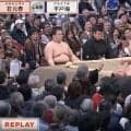 大相撲なのに「プロレスかと思った」　驚きの光景に「なんだこれは」「怪我すんぞ」「今の危ない」ファン騒然