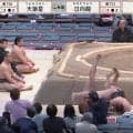 「危なすぎんだろ」両力士が土俵外へ吹っ飛び観客も転ぶ 白熱の熱戦が“ヒヤリ”一転…騒然の瞬間
