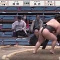 「まわしあぶな」大相撲、2分30秒超の大熱戦で土俵に「なんか落ちた」「やばい！」あわやの一幕にネット騒然