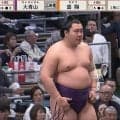 「花道からキタ！」力士に続いて国民的俳優の姿 取組前、カメラが捉えた驚きの瞬間に反響相次ぐ