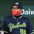 【ヤクルト】池山監督、赤マスク着用「いいタイミングで…」20日から新庄監督の日本ハムと対決