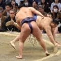 関脇高安が横綱豊昇龍と激しいにらみ合い、場内興奮　４連敗にも元大関は「集中して戦いました」