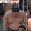 横綱・豊昇龍、“憮然”たる表情　一礼直後に花道で…霧島と対照的な背中、天を仰ぎ「ああ…首を捻りました」実況も思わず伝える