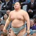 琴勝峰が３敗に後退　豊昇龍に敗れ、首位の霧島との差は２に広がる　