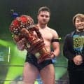 【新日本】NJC決勝　カラム・ニューマンが上村優也下し史上最年少Ｖ、４・４辻陽太に挑戦決定