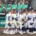 【センバツ】激闘の九州国際大付－神戸国際大付　両校監督がベンチ前でたたえ合う→選手も互いに頭を下げる　逆転サヨナラ打の吉田「ありがとうと」