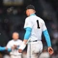 山梨学院の菰田は試合後に病院へ　「守る時は痛いが大丈夫」と気丈に話す　左手首を添え木で固定の痛々しい姿　一塁守備で打者走者と交錯し途中交代