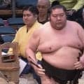 「脚の色が…」満身創痍の力士、15戦全敗で場所を終える 入場シーンでは心配の声も
