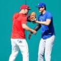 大谷翔平、マイク・トラウトと再会　復活期待の盟友と笑顔でハグを交わす