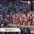 「なんか早くね？」千秋楽で高速土俵入りの珍光景 序ノ口優勝力士も花道で大慌て