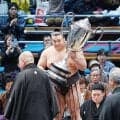 春場所優勝の霧島が吉村洋文大阪府知事から祝福…「ツーショットもかっこいい」「嬉しそう」