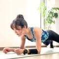 お腹にガツンと効く！プランクは「手足パタパタ」でお腹が引き締まる