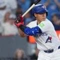 岡本和真のMLB初打席で巨人ファン感激　カナダで広がる光景、まさかの瞬間「メジャーでも」