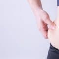 ポッコリおなかを解消したい方は必見！中高年に多い原因とおすすめ対処法